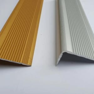 NẸP NHÔM CHỐNG TRƯỢT CẦU THANG NLP25 – NẸP MŨI BẬC 25MM KHÔNG CÓ CAO SU