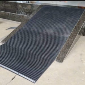 Tấm cao su chống trượt ram dốc, bậc thang 1000x1000x4 CT PRO 10