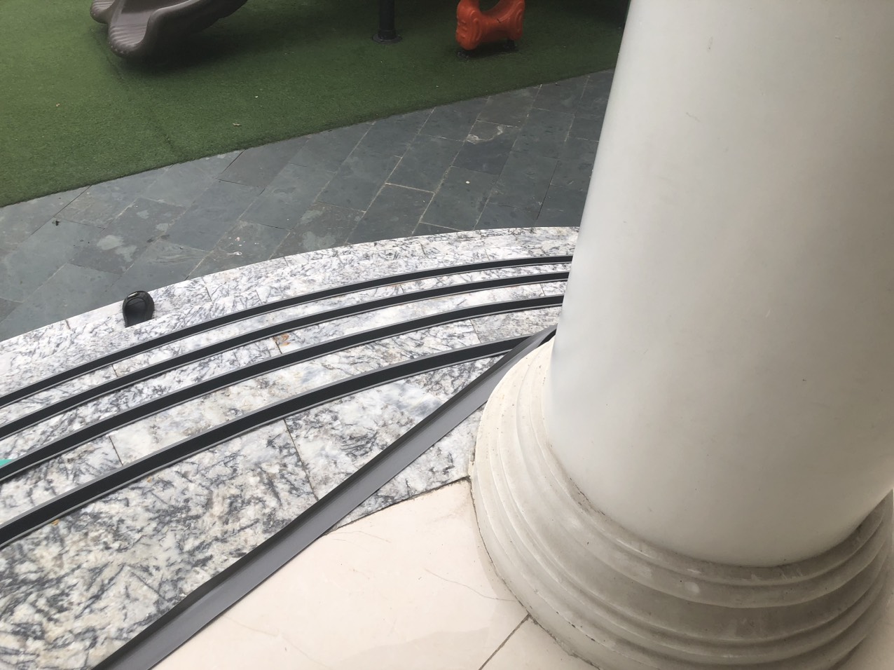 nep-pvc-chong-tron-truot-3