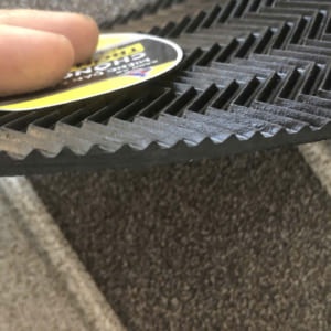 Miếng dán cao su chống trơn trượt cầu thang, bậc tam cấp kích thước 90x600x4 mm