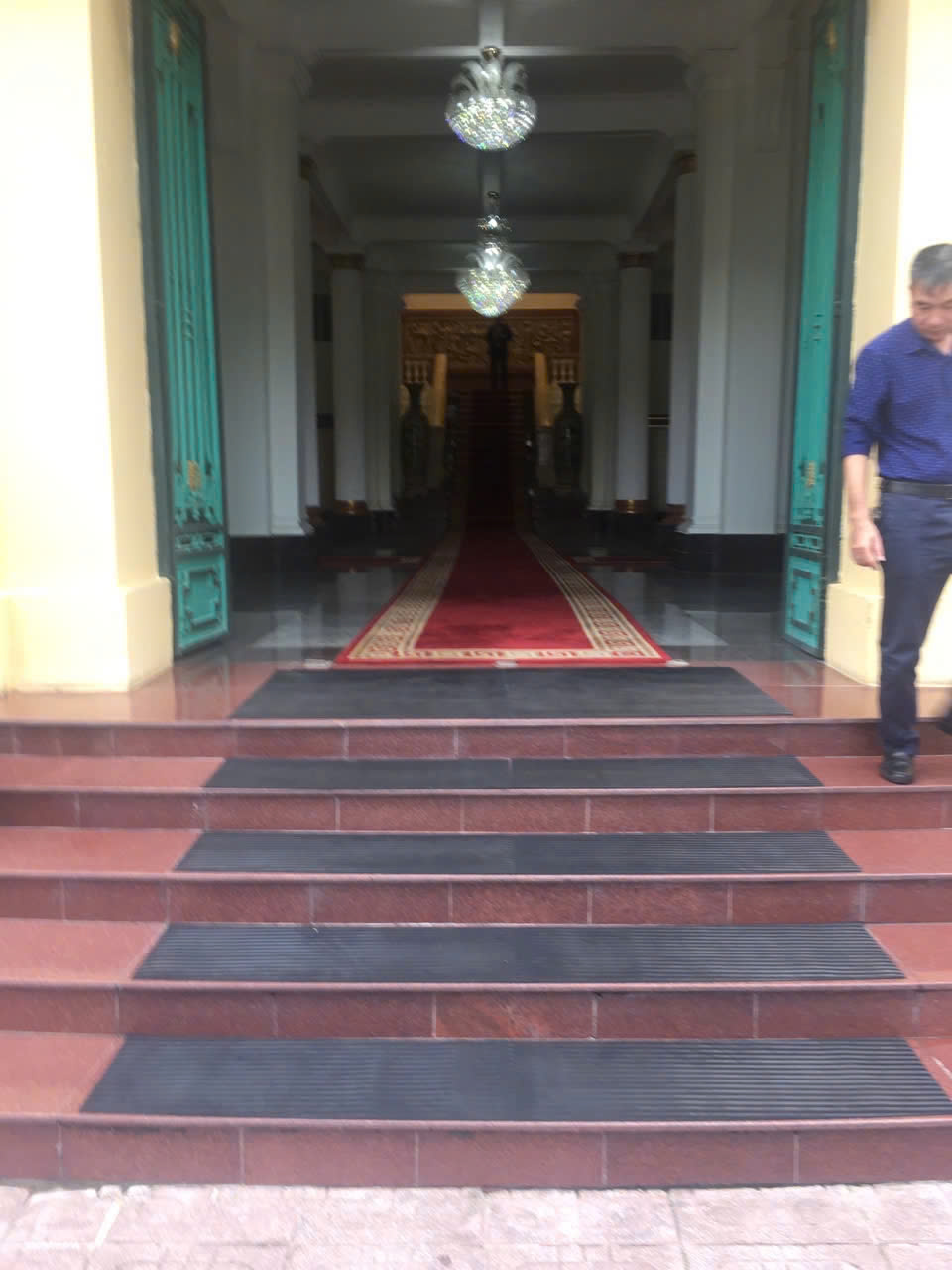 Cấp- gia -công -thảm-cao su- chống -trượt -cho- Văn Phòng Đối Ngoài Trung Ương Đảng