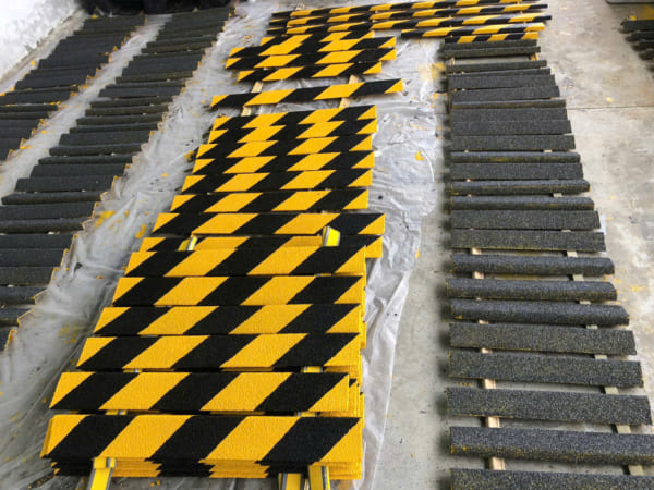 Nep-chong-truot-cau-thang-nha-xuong-5-600x450