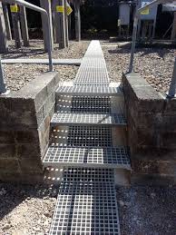 bac-thang-grating-frp-278