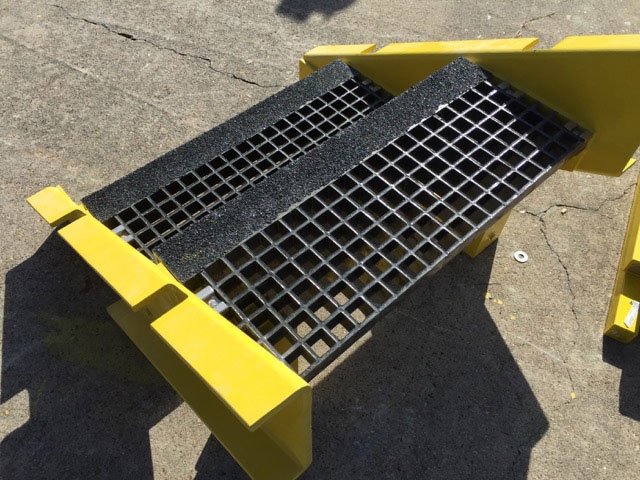 bac-thang-grating-frp-467