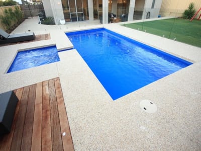 chống trượt bể bơi