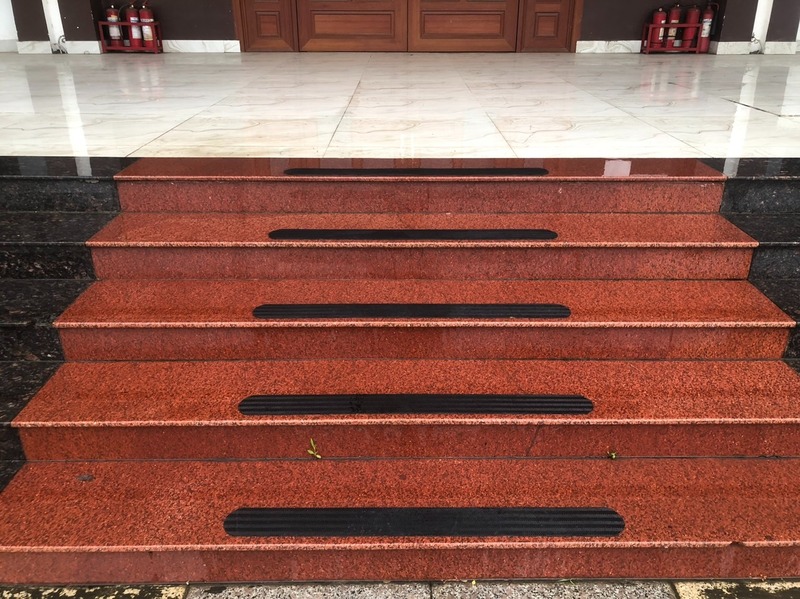 miếng dán chống trượt