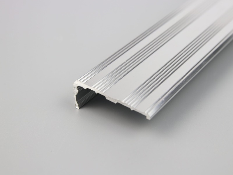 sai lầm khi lắp đặt nẹp chống trơn