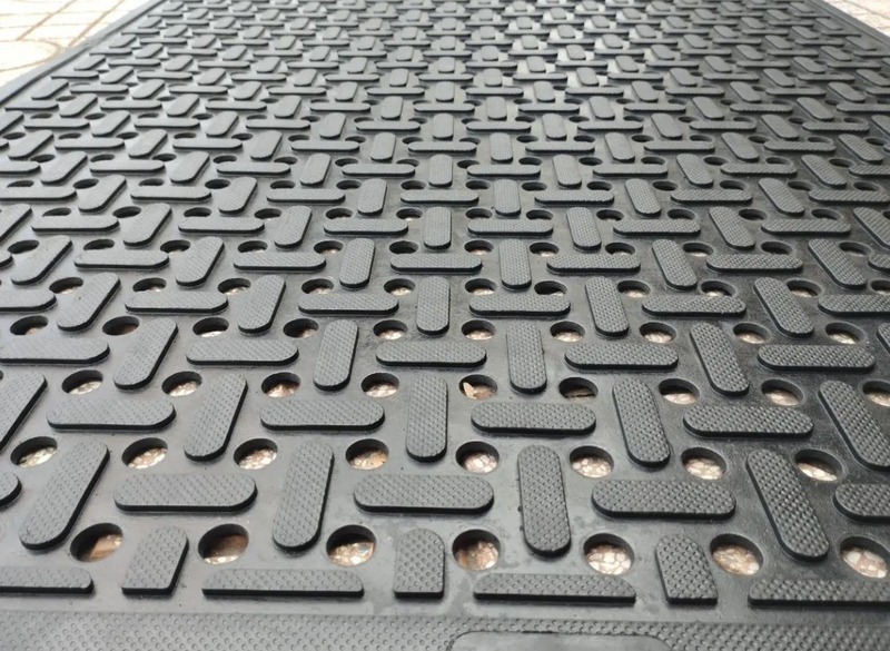 thảm cao su chống trơn