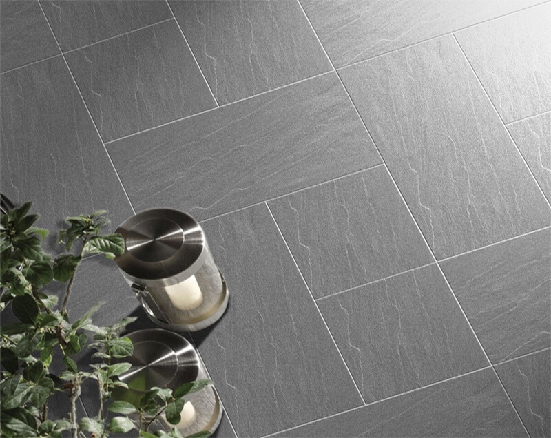 Vì sao nhà tắm lót gạch nhám vẫn trơn