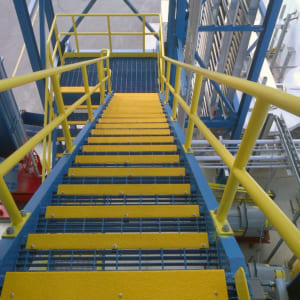 Thanh Nẹp FRP Chống Trượt Cầu Thang 70x30x3