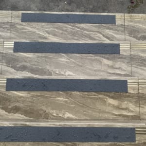 Miếng Dán Chống Trượt Cầu Thang CTpro- Giải Pháp An Toàn Chuẩn Công Nghiệp